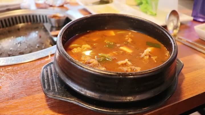 I mix rice with soybean paste stew. It's really good.