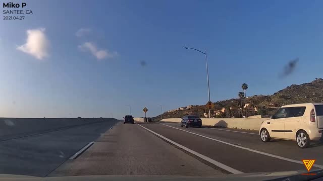 Reckless driver almost crashes into me on the highway 2021.04.27 — SANTEE, CA