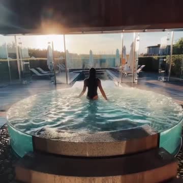 Pool, view, everything is so sexy🤩