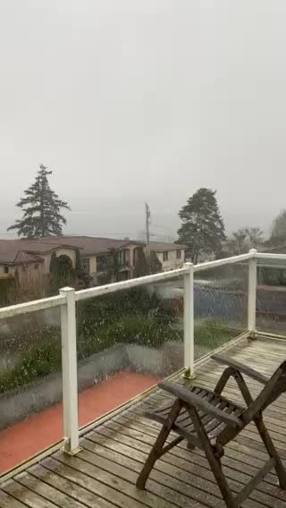 Hail and high winds in Kirkland, Washington