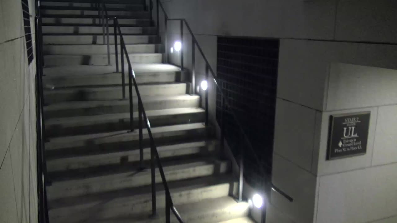 7172CVC00Stairs7-9Exterior_2021-01-06_20h20min02s740ms.mp4