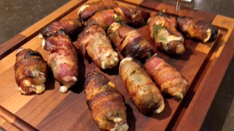 Weber e435, Bacon Wrapped Jalapeño Poppers!!!
