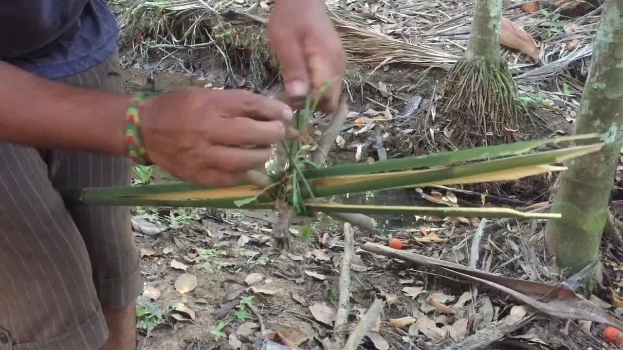 Survival - Eating Big Frog Hunter and cooking recipe