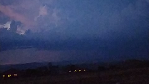 Filmed a thunderstorm with lightning in slow motion