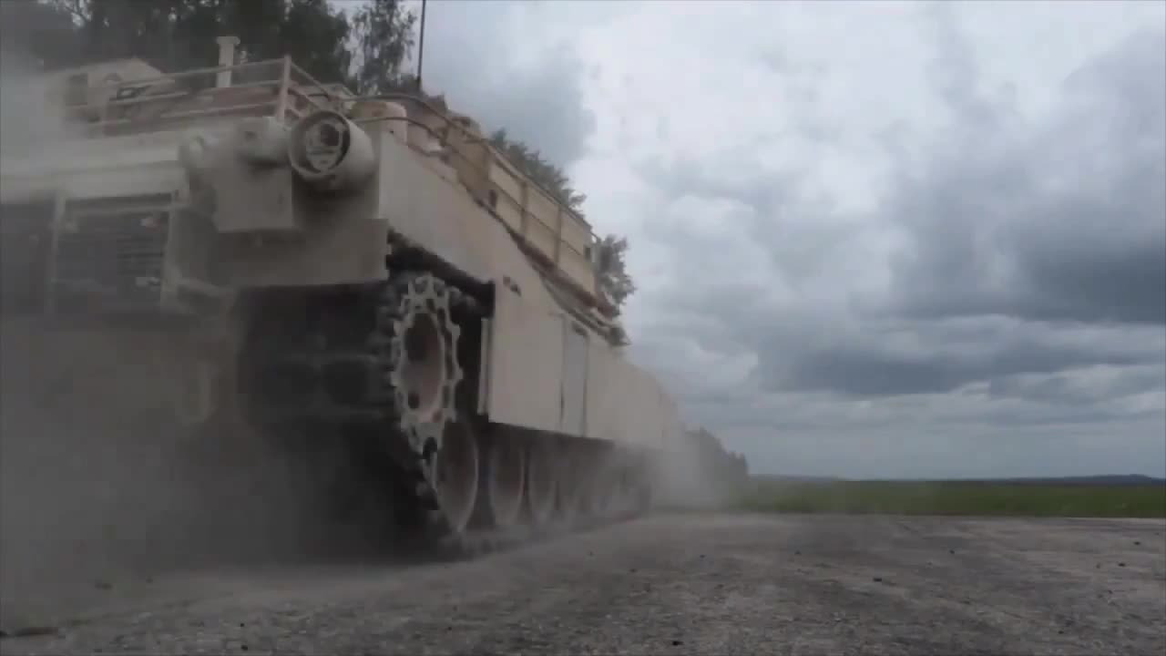 AFU soldiers are training on Abrams tanks. Judging by the weather - an American training ground.