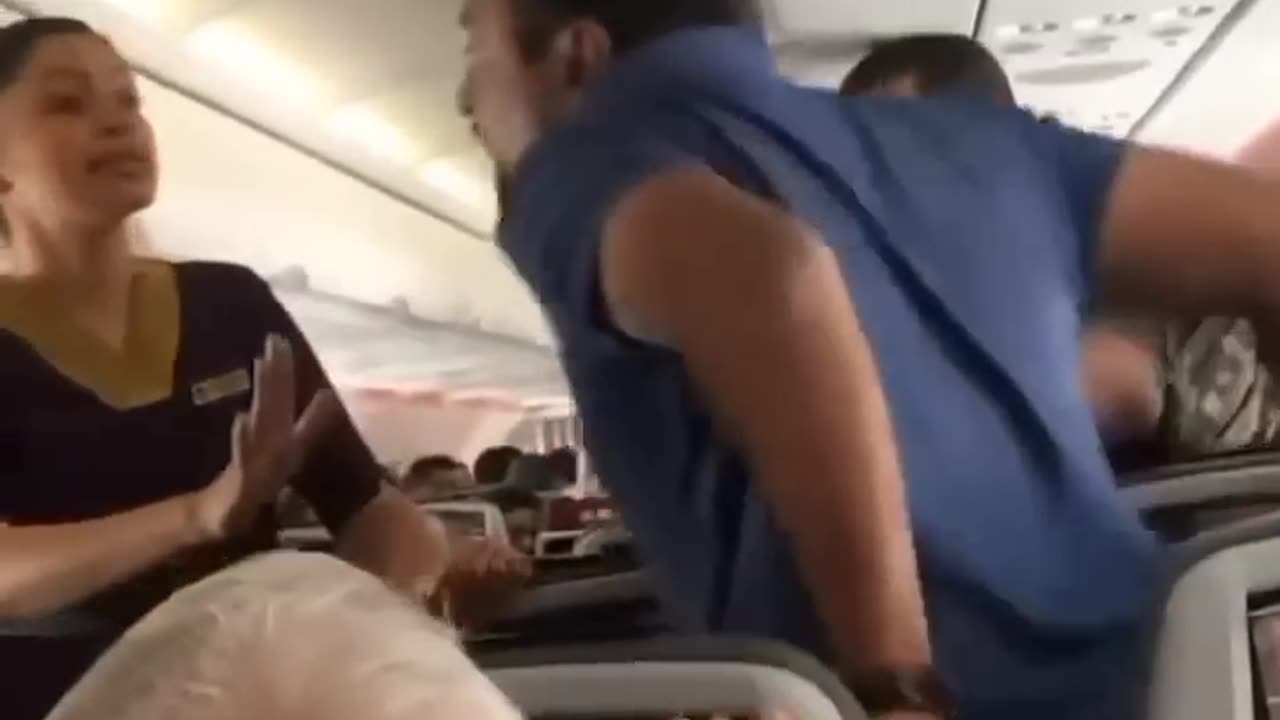 father confronted a co-passenger on a flight from Mumbai to Dehradun on 25 June 2023.