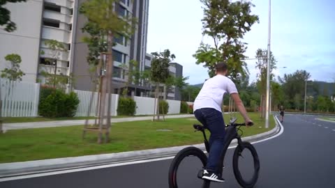 Hubless E- Bike