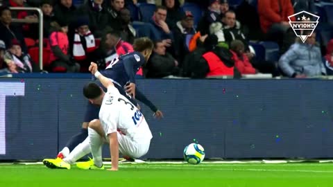 Neymar invents the dribble never seen in football (soccer)