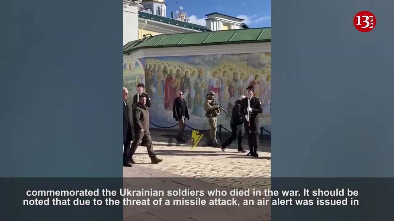 -Joe Biden in Kyiv streets with Zelenskiy Air raid siren activated(720p)