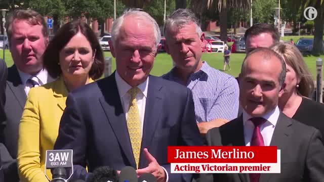 Malcolm Turnbull and acting Victorian premier's awkward exchange on youth 'gangs