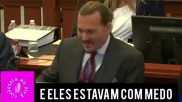 Johnny Depp se diverte hoje com o depoimento de Alejandro Romero