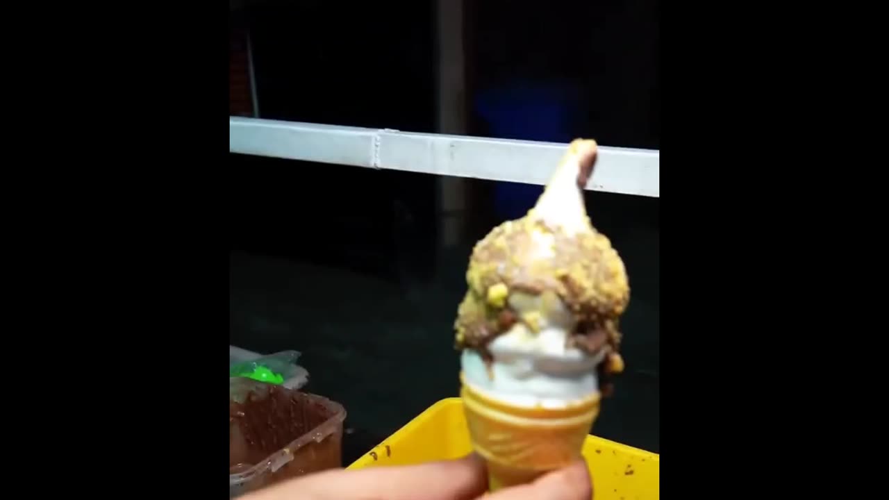 Ice cream cone maker