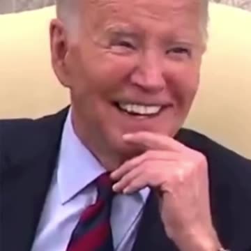 Trump trolling BidAn🥴😂