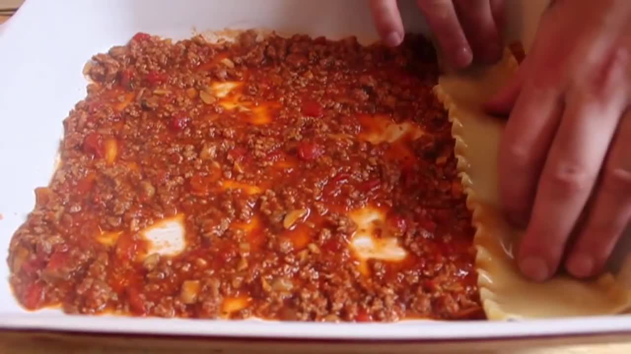 Lasagna Recipe - Beef & Cheese Lasagna - Christmas Lasagna Recipe