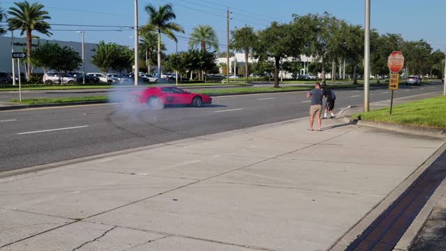 Ferrari Testarossa spinning tires