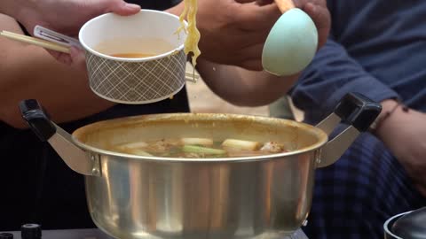 Making ramen at the campsite. 5