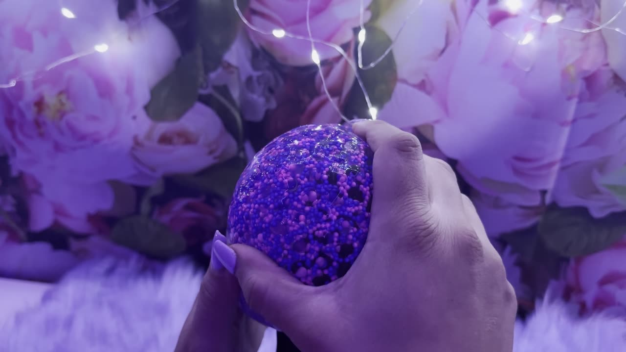 IMMERSIVE RUBBER COLOR BALL ON BARE MIC ASMR: STRESS RELIEF AND SOOTHING TINGLES