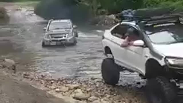 RAMDOM VIDEOS 08 - MONSTER TRUCK - Philippines CCTV & DASH CAM Spotted - PINOYVIRALVIDEOS