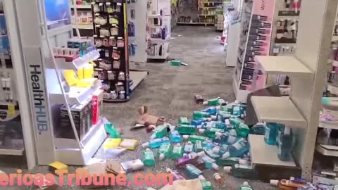 Rioters broke into a CVS in Minneapolis 6/3/21