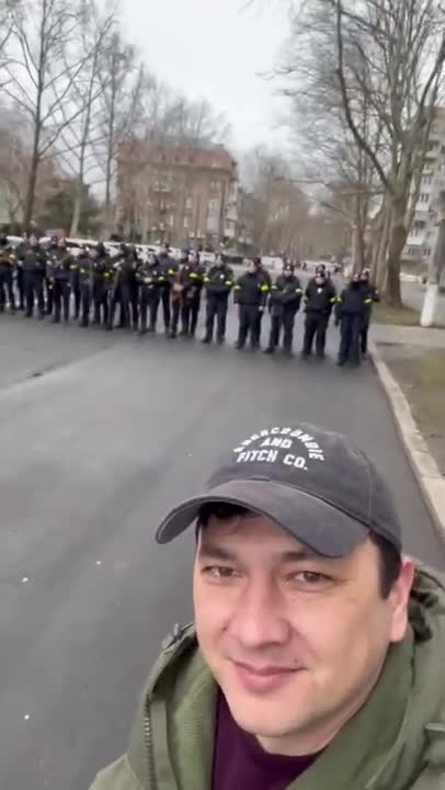 Nikolaev sends greetings to Putin's orcs and his ship just in the morning