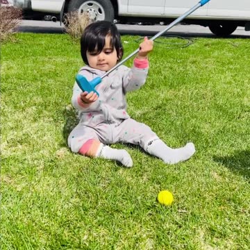 Giggles with Samavia | baby is practicing mini golf ⛳️| Happy baby 🤩|