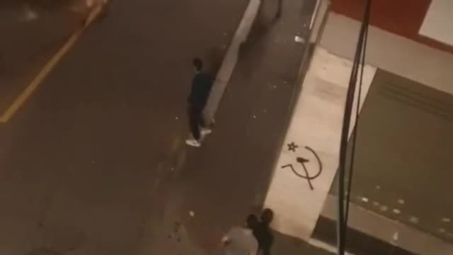 Cane usato come scuso da immigrato