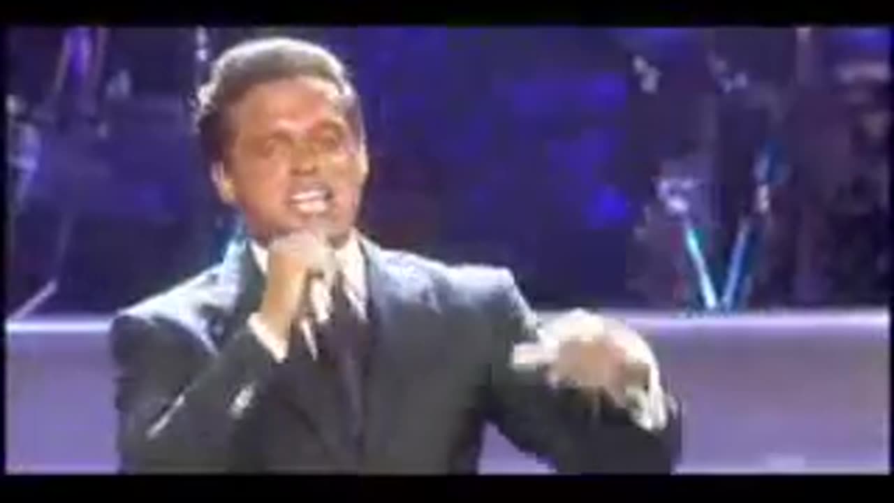 Luis Miguel - DIMELO CON UN BESO