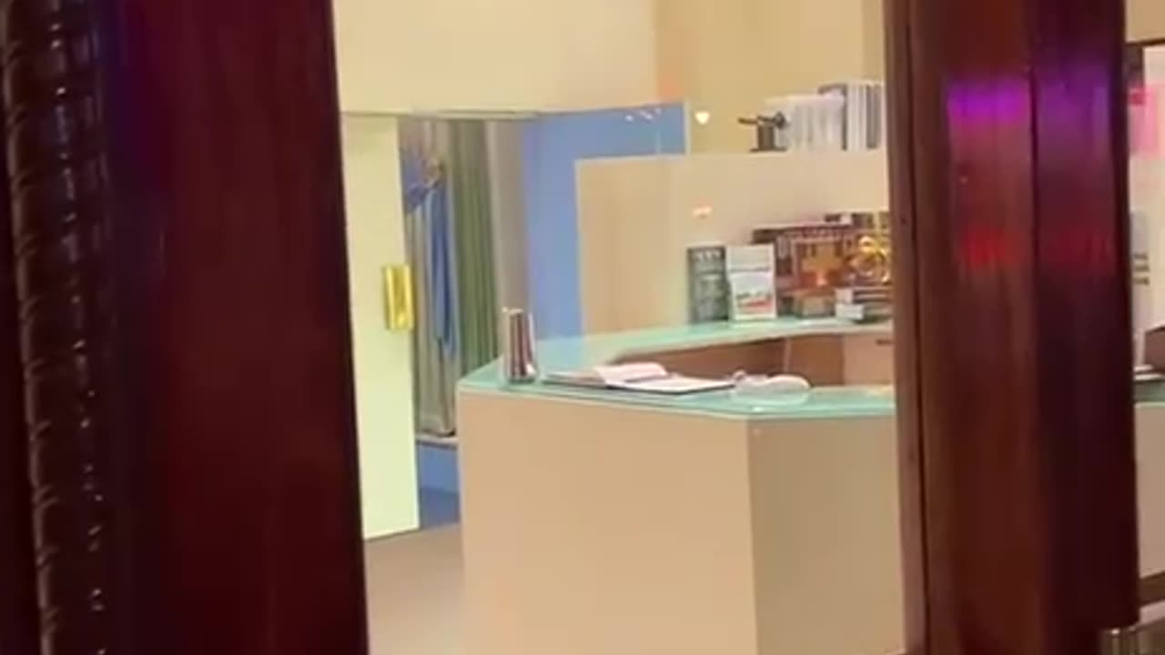 Whoa this dude is definitely a reptilian 😂