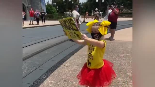 Angus the horse at Disneyworld has a Fan Club