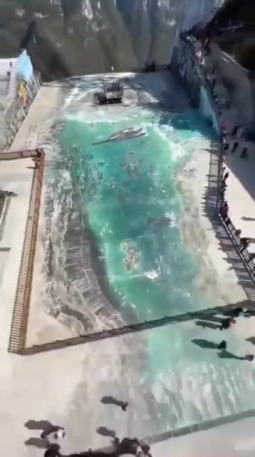 The tallest swing in the world. Chongqing, China.Самые высокие качели в мире. Чунцин, Китай