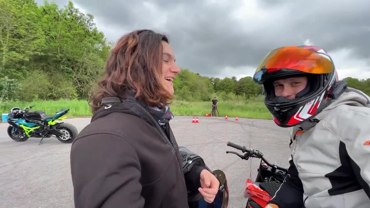 MOTO DRIFT BATTLE with WORLDS BEST WOMAN STUNT RIDER Sarah Lezito KTM vs KAWASAKI |