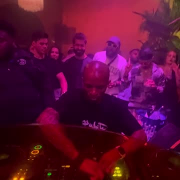 Enoo Napa in fine form in Melbourne | Vic, Australia