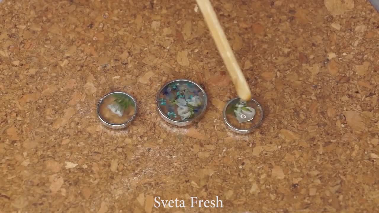 15 Epoxy Resin DIY Ideas JEWELRY IDEAS FOR TEENAGERS | FAIRY PENDANTS MADE OUT OF AN EPOXY RESIN