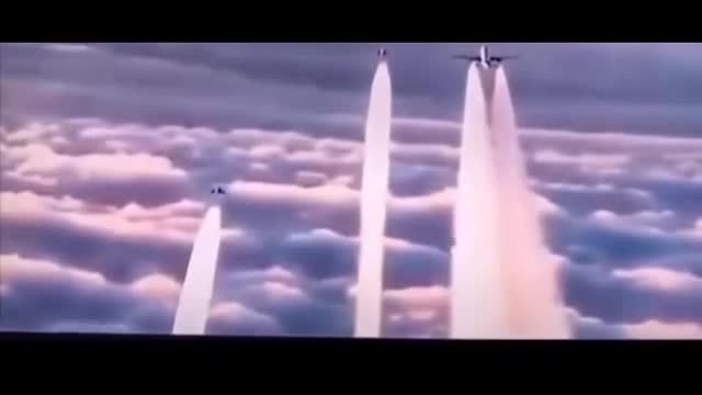 SCIE CHIMICHE - Ecco un aereo in attività di irrorazione