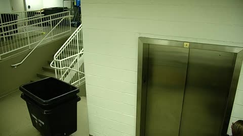 7110CVCULElevator#3Lobby_2021-01-06_23h40min01s907ms.mp4