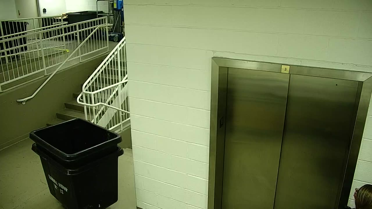 7110CVCULElevator#3Lobby_2021-01-06_23h40min01s907ms.mp4