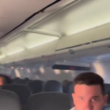 Avião da Gol faz pouso de emergência no Santos Dumont após fumaça a bordo