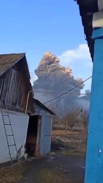 The moment of explosion of a vacuum (thermobaric) bomb in Ukraine