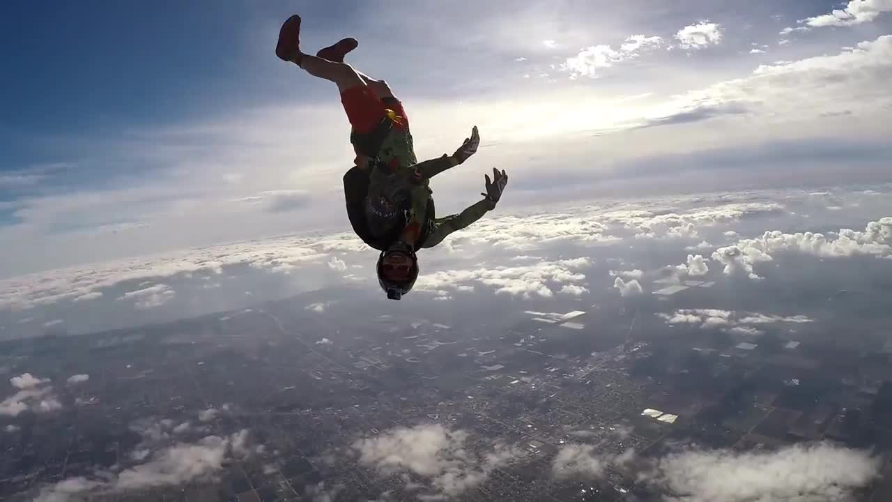 Skydiving over the Bahamas - Best jumps of 2018-19