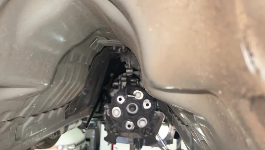 BMW 330D 2007 GEARBOX INSTALL PART 1