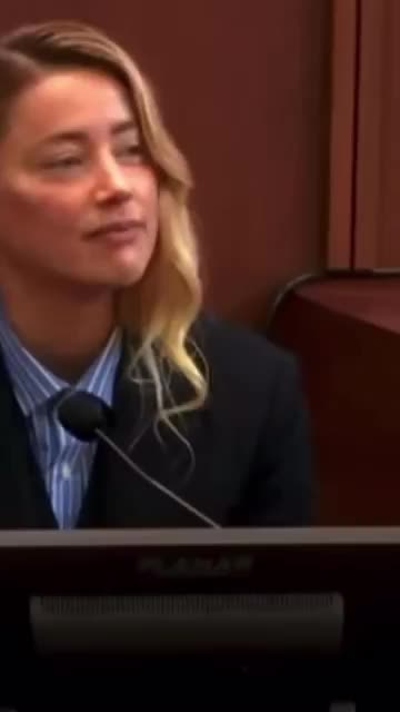 Amber Heard destroys her case in 15 seconds
