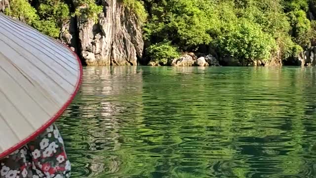 Vietnam Trip 2019-Tiny Boat Ride in Trang An