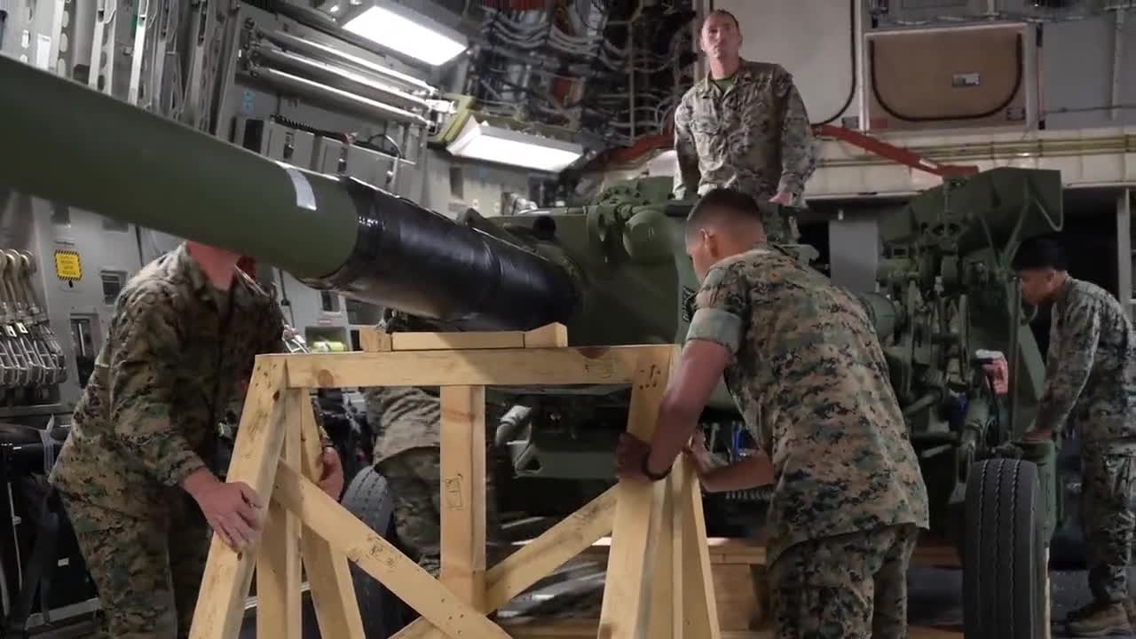 BREAKING.... video of 155mm howitzer deliveries to Ukraine by pantagon