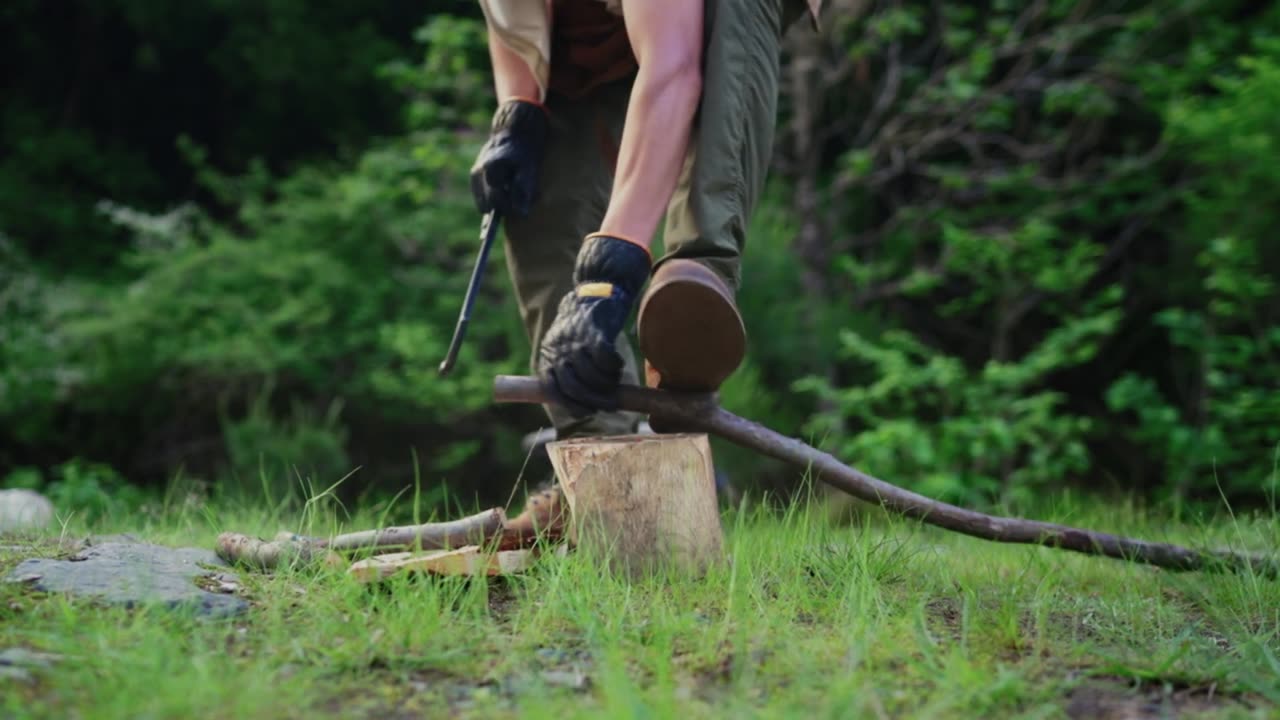 "Ultimate Solo Summer Camping: Canvas Lavvu, Bushcraft, ASMR, 4K Steak Adventure"