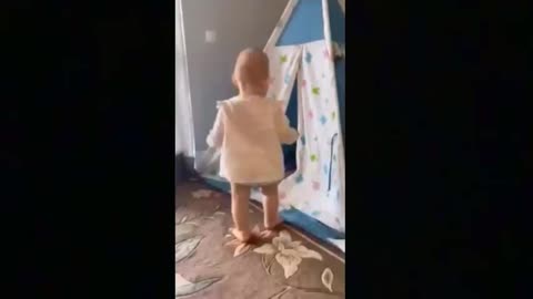 A race between the girl and the cat