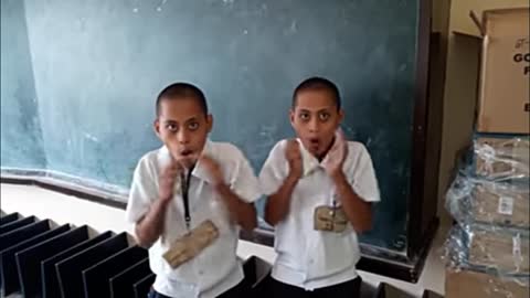 Filipino Twin Beatboxing Amazing Talent
