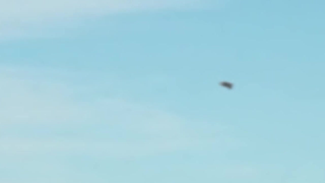 Strange object in the sky disappears!