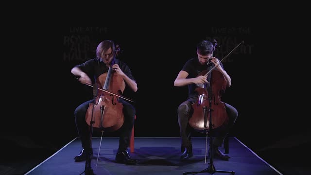 Live cello music l