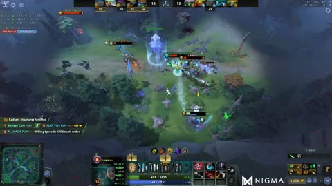 Attacker doing attacker things dota2