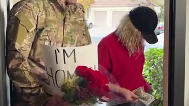 Her reaction when PIZZA GIRL sees her HUSBAND ❤❤